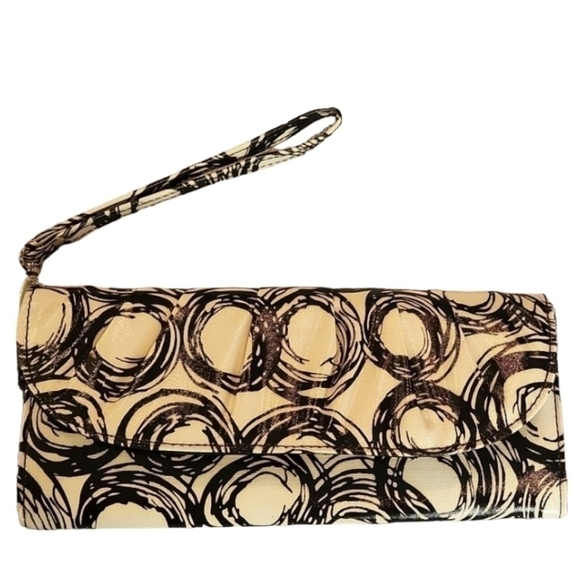 Women's Circle Design Wristlet Clutch - Picture 1 of 5
